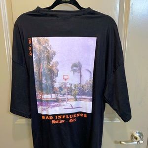 MISGUIDED GRAPHIC TEE (NEVER WORN)